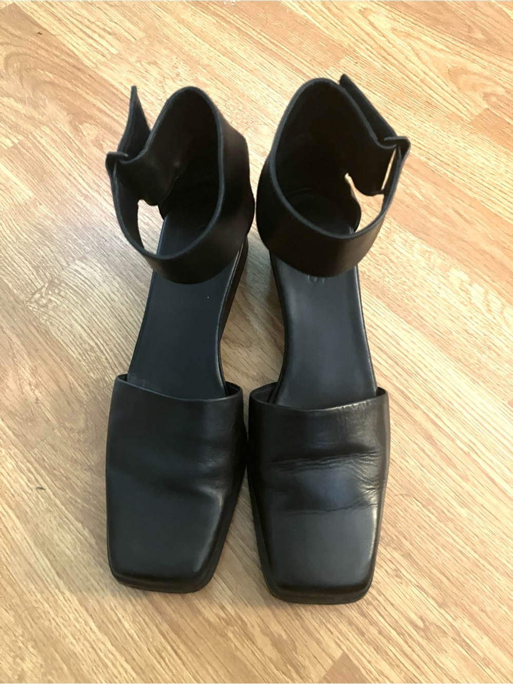 Gently used COS Leather Black sandal Shoes Size 8.5